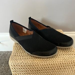 Cobb Hill Black Crossover Penfield Slip-On Sneaker - Women's size 9